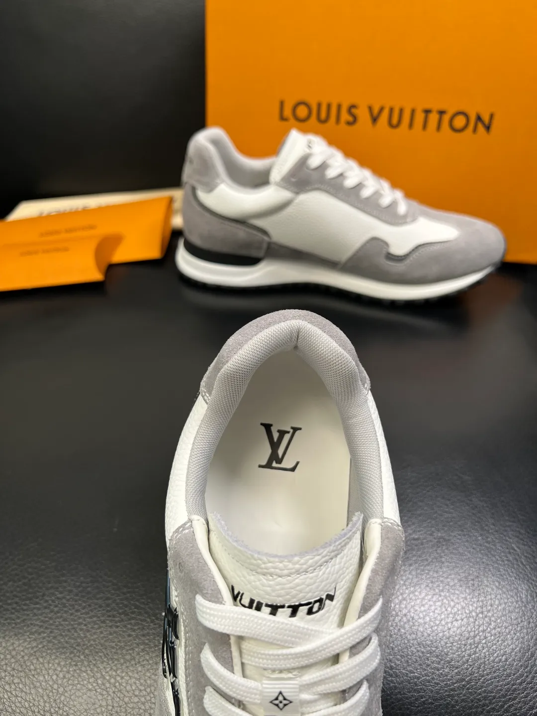 Men's shoes 💰620 Lv high quality top handicrafts Louis Vuitton, counters are equipped with original factory configuration, uppers are imported from Italy, high-quality splicing colorful complex handicrafts, imported cowhide lining is soft and comfortable, soles: original soles specially provided by the original factory, T men's shoes 💰U exclusive movable molded soles are super comfortable, original factory single goods, code number 39-44 (customized 38 45)